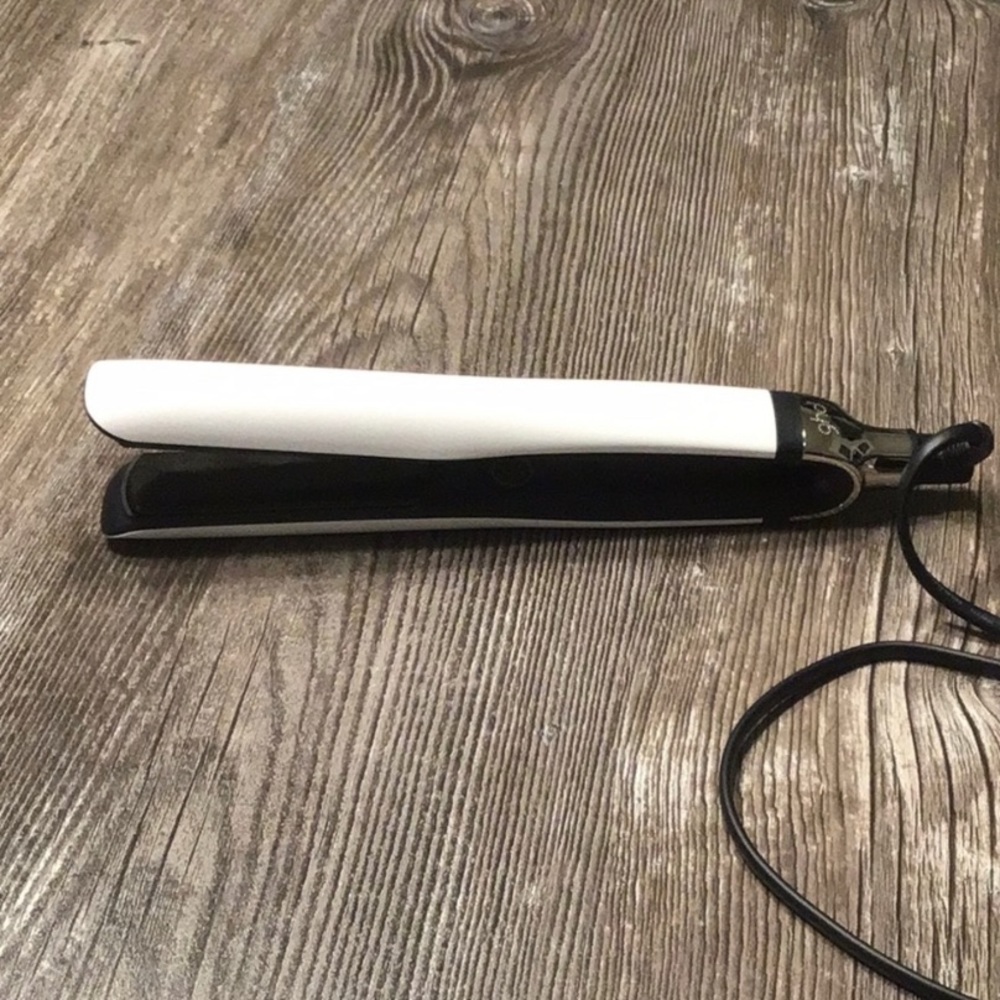 🎉GHD Platinum 1” Flatiron🎉